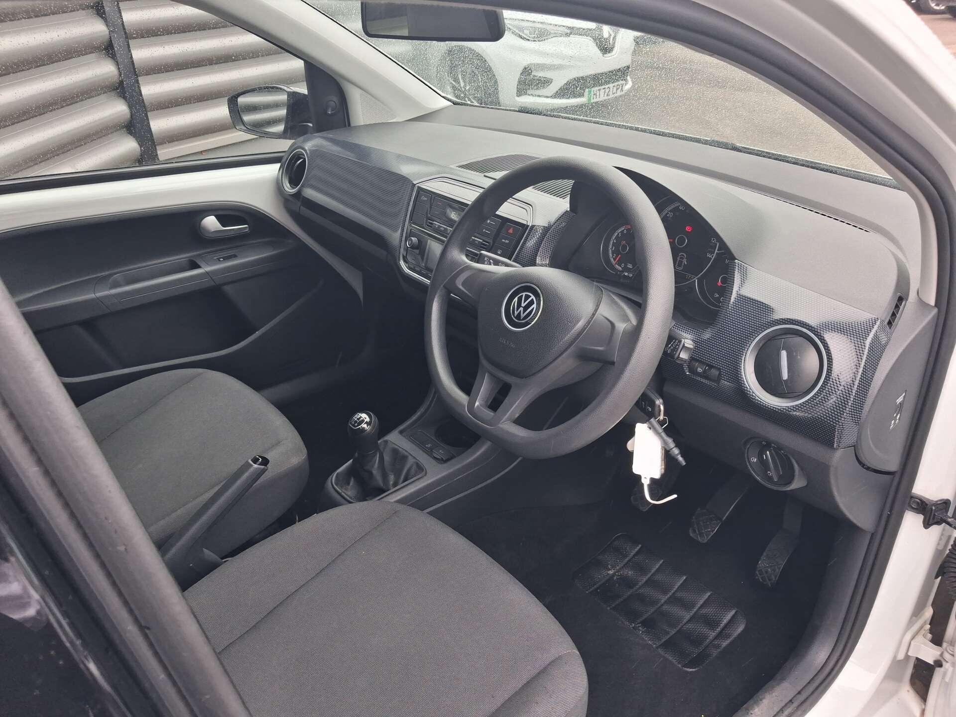 Volkswagen up! view 30