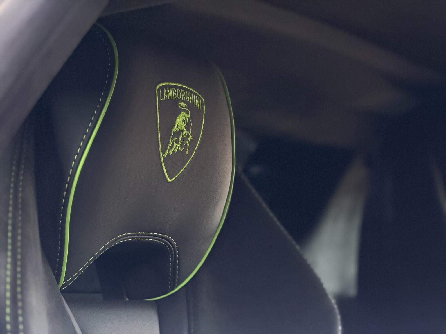 Lamborghini Huracan view 47