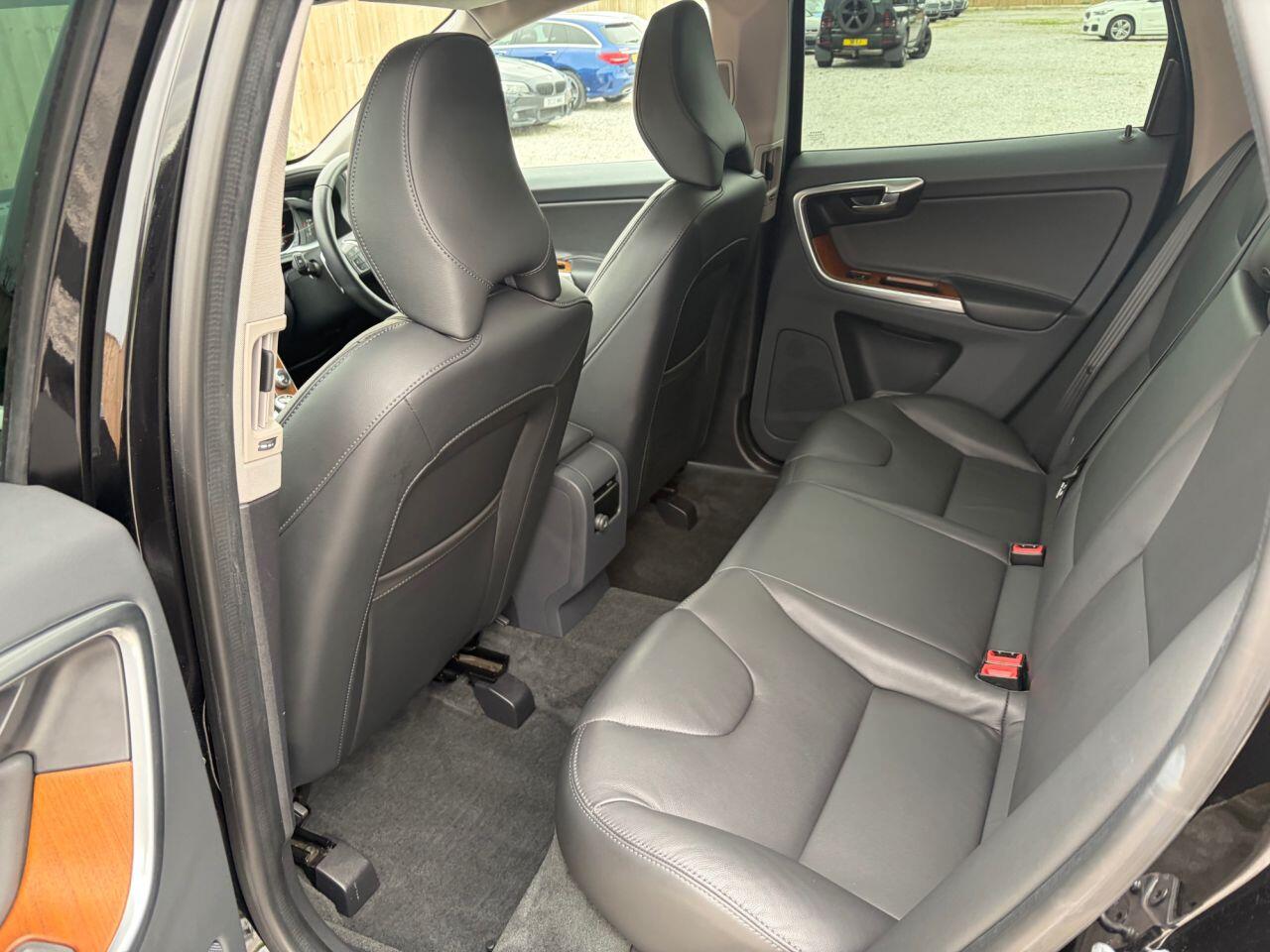 Volvo XC60 view 19