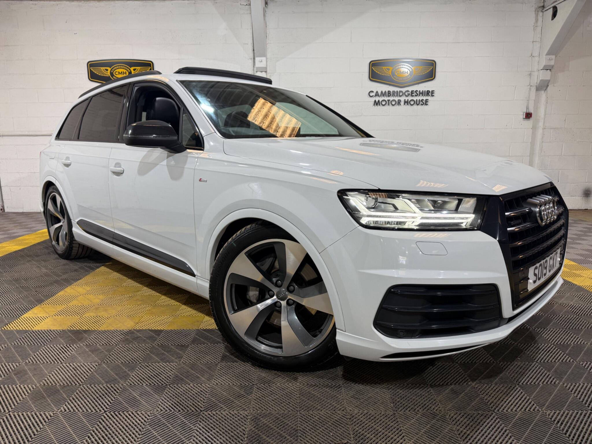 Audi Q7 main image
