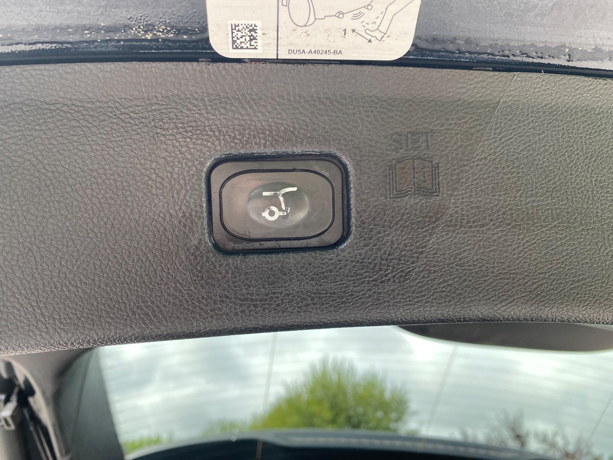 Ford Edge view 24