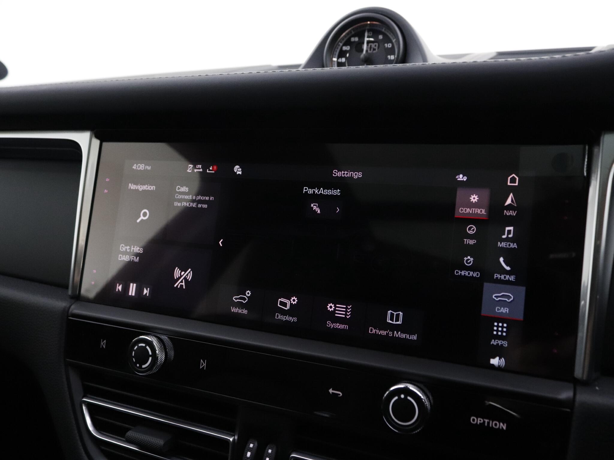 Porsche Macan view 35