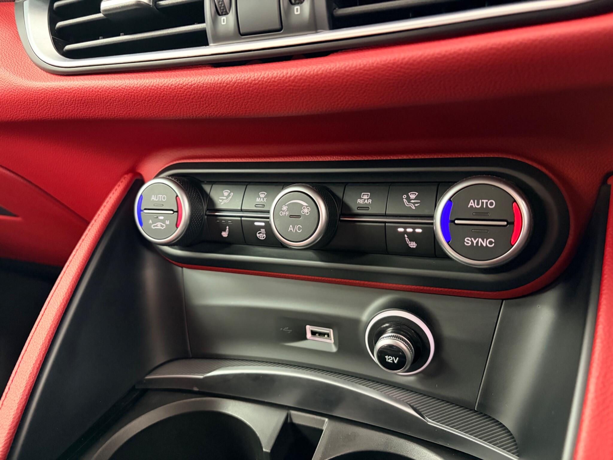 Alfa Romeo Stelvio view 9