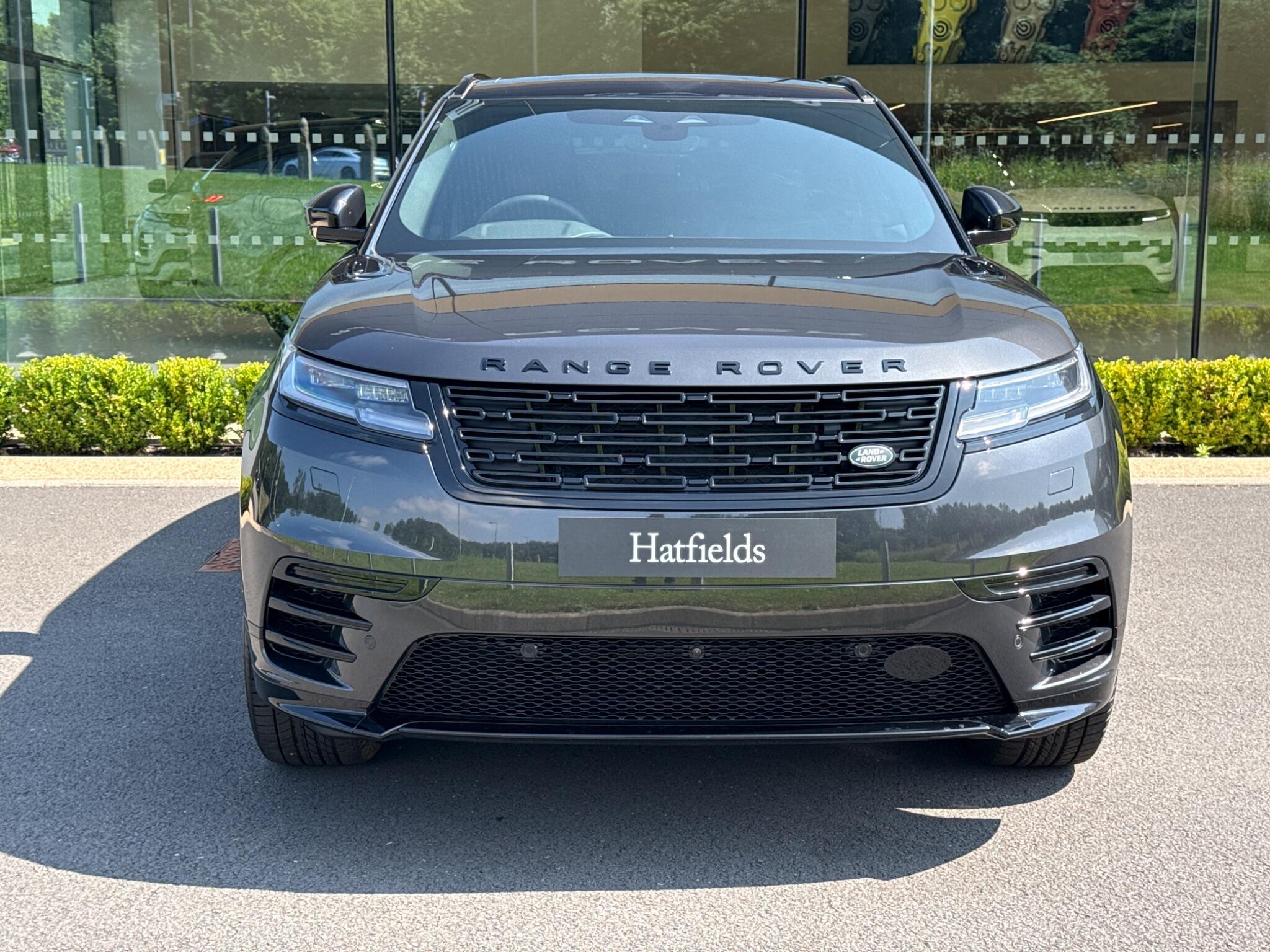 Land Rover Range Rover Velar view 2