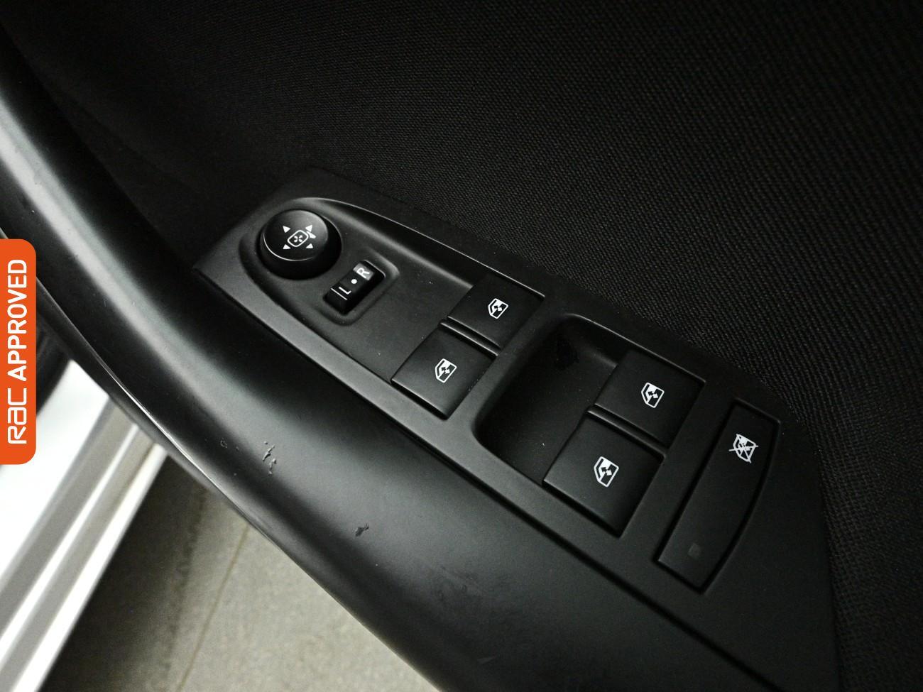 Vauxhall Astra view 24