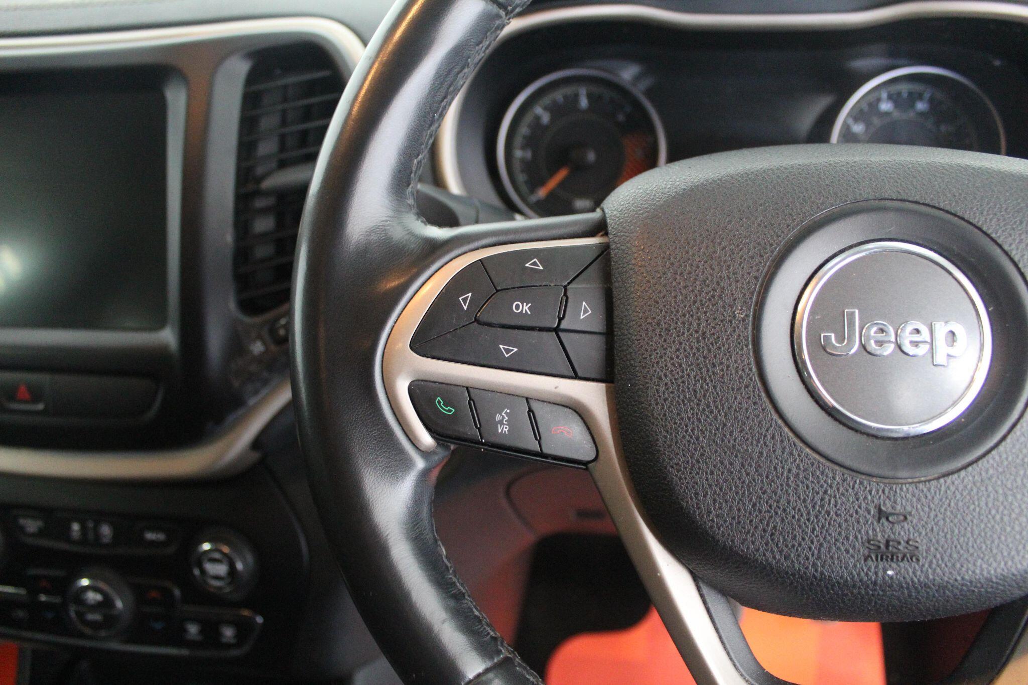 Jeep Cherokee view 44