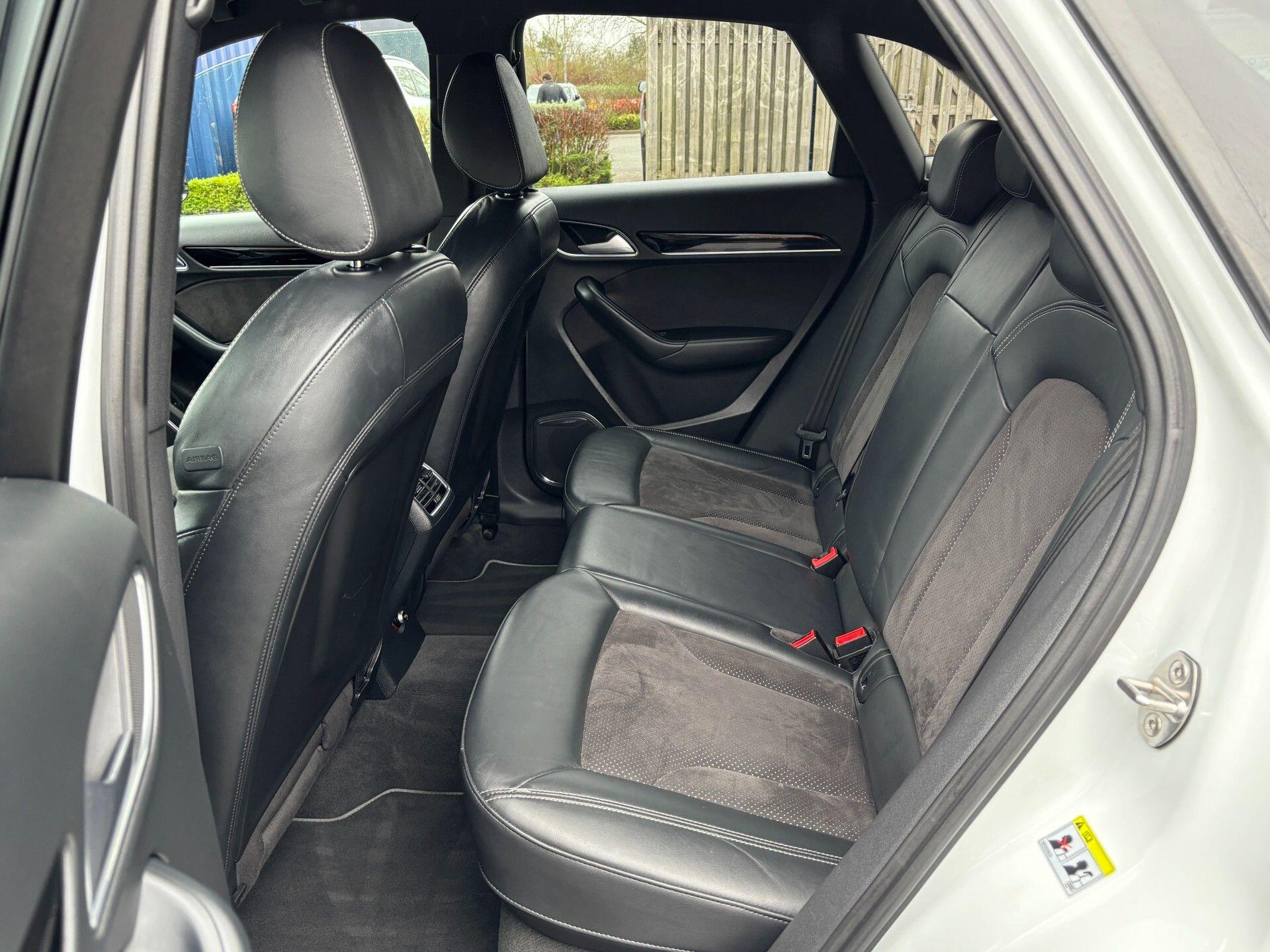 Audi Q3 view 21