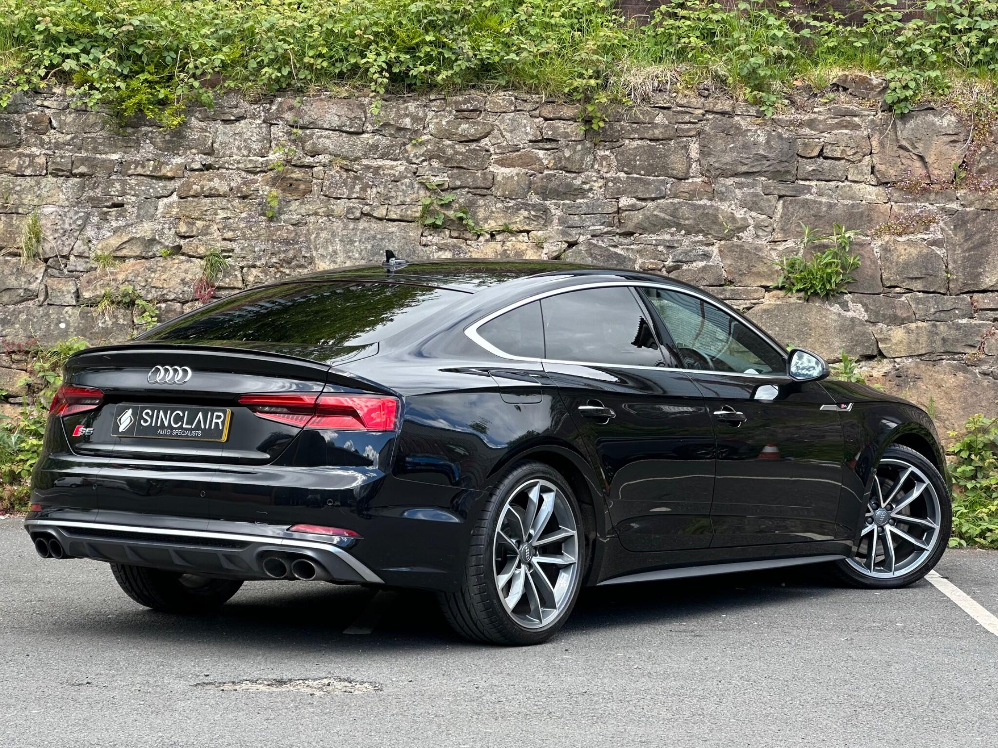 Audi S5 view 8