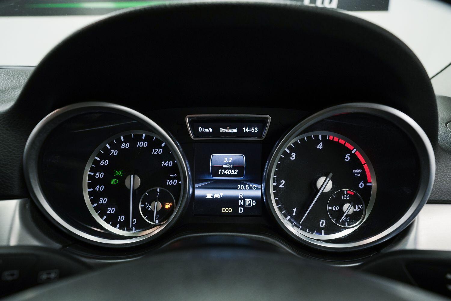 Mercedes-Benz M Class view 25