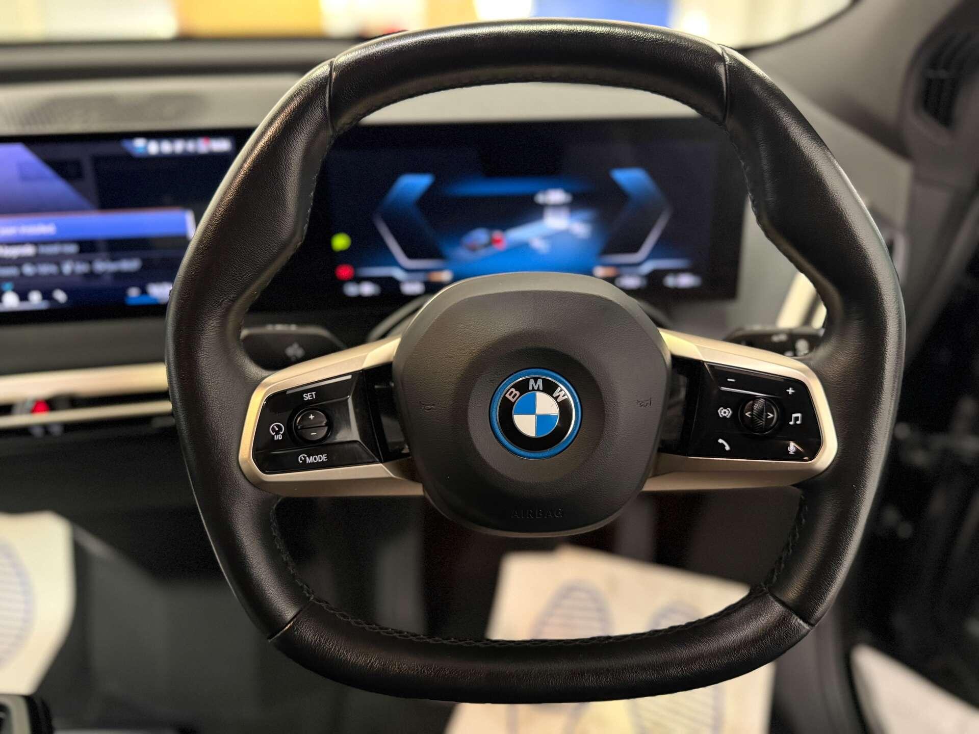 BMW Ix view 12