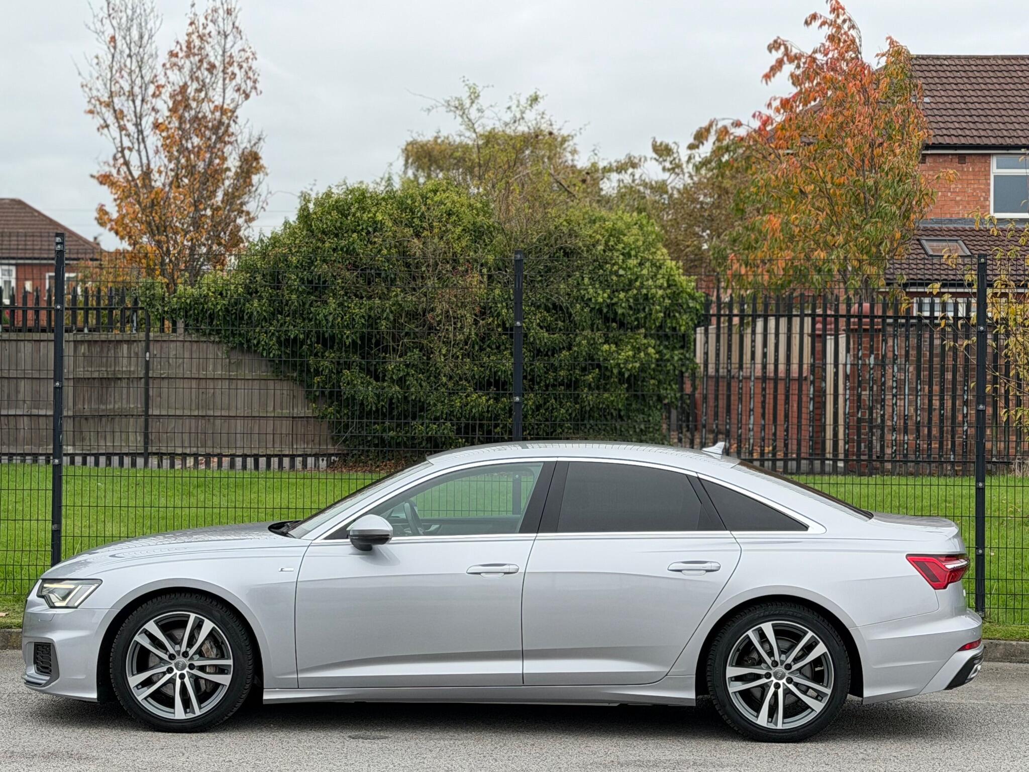 Audi A6 view 16