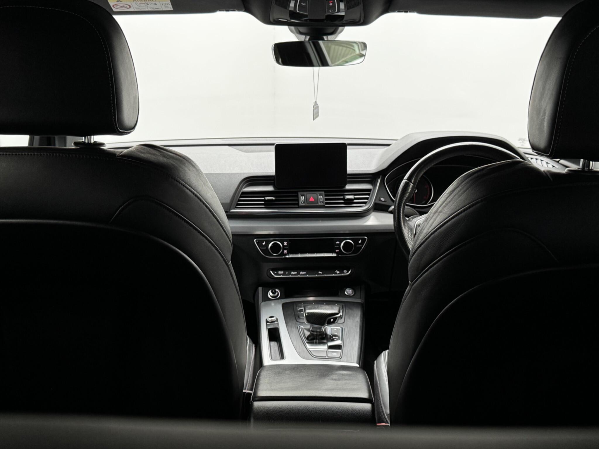 Audi Q5 view 43