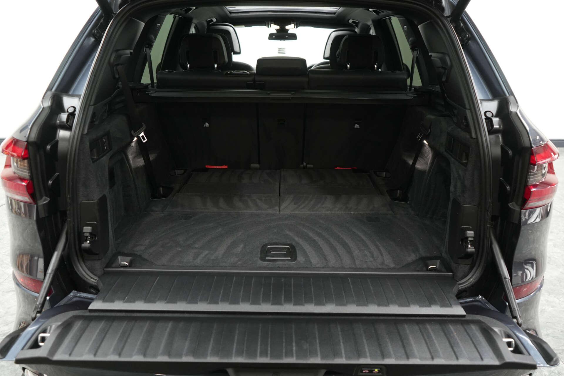 BMW X5 view 12