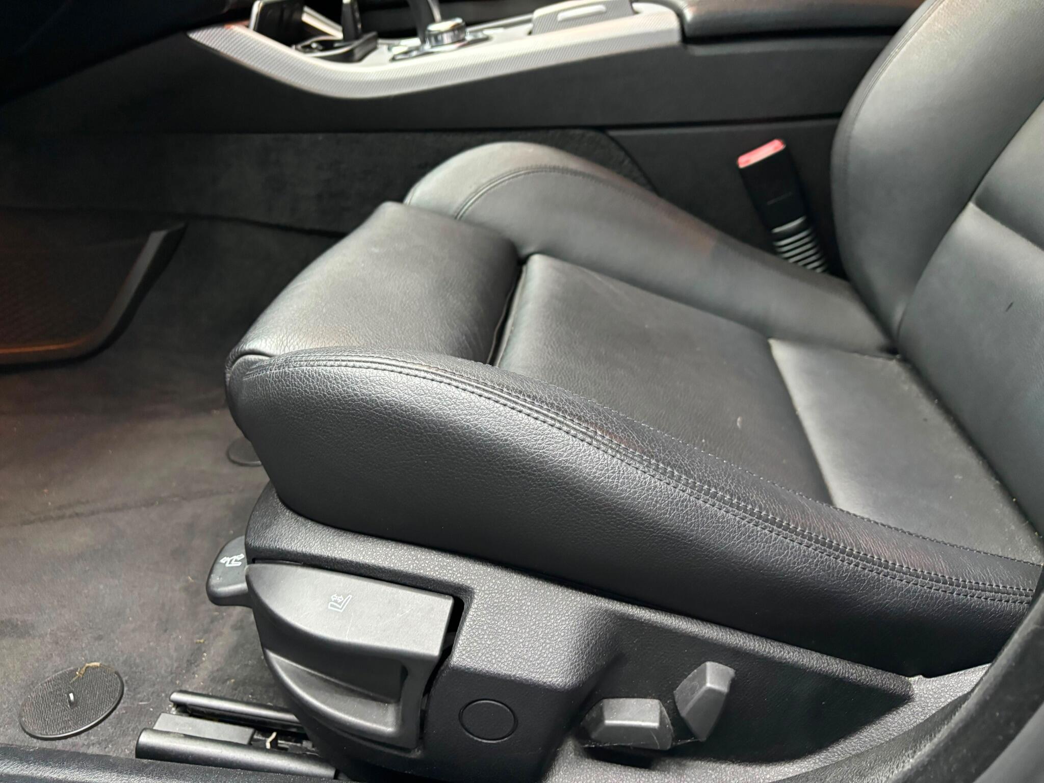 BMW 5 Series view 26