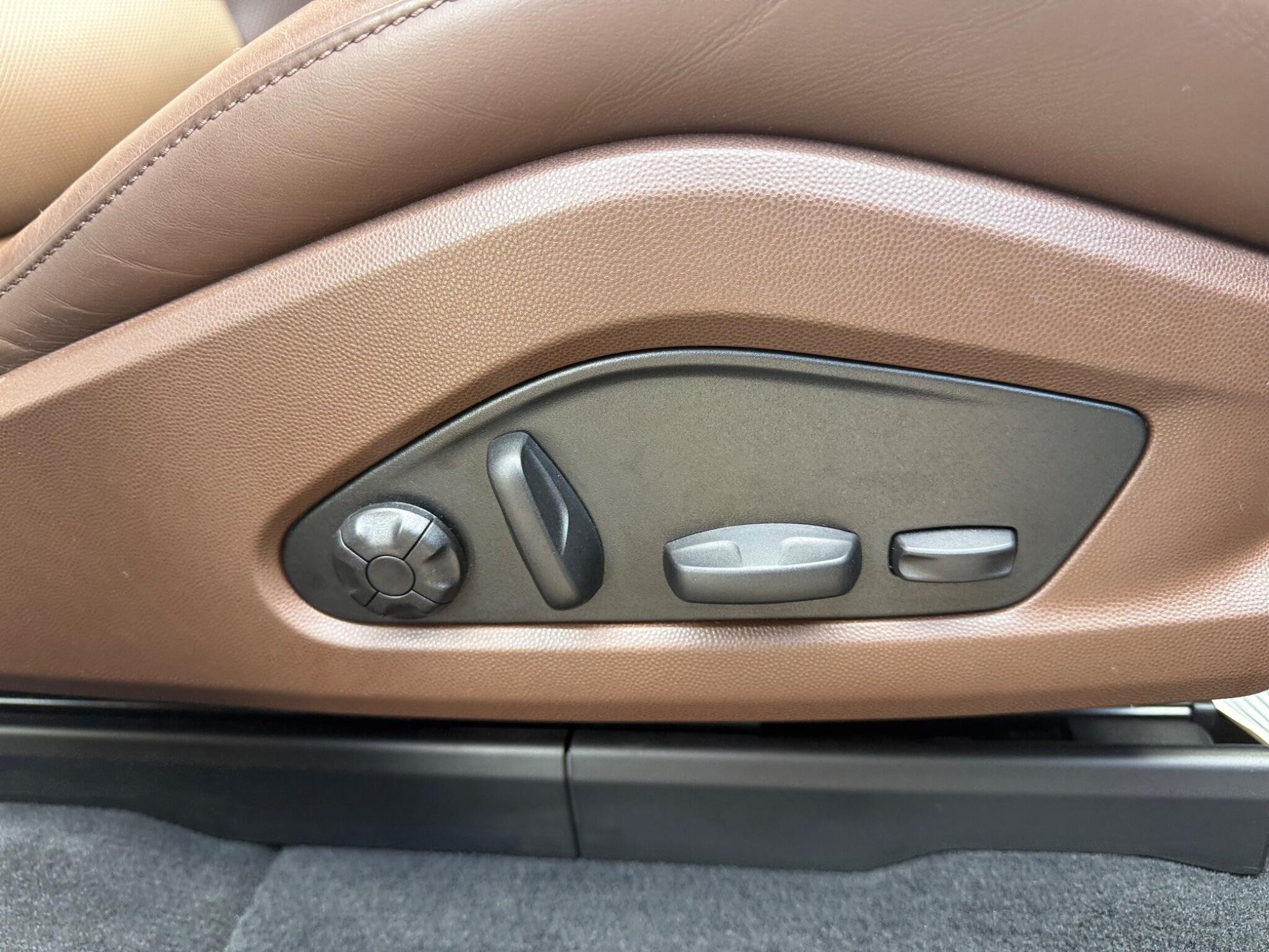 Porsche Macan view 25