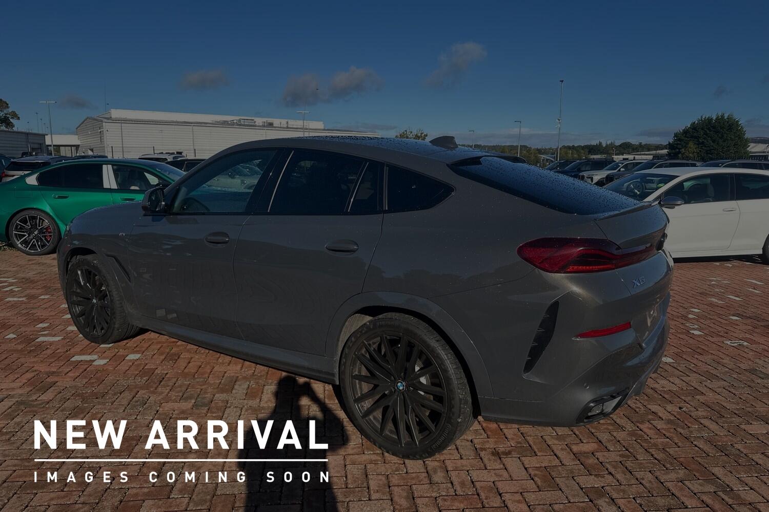 BMW X6 view 3