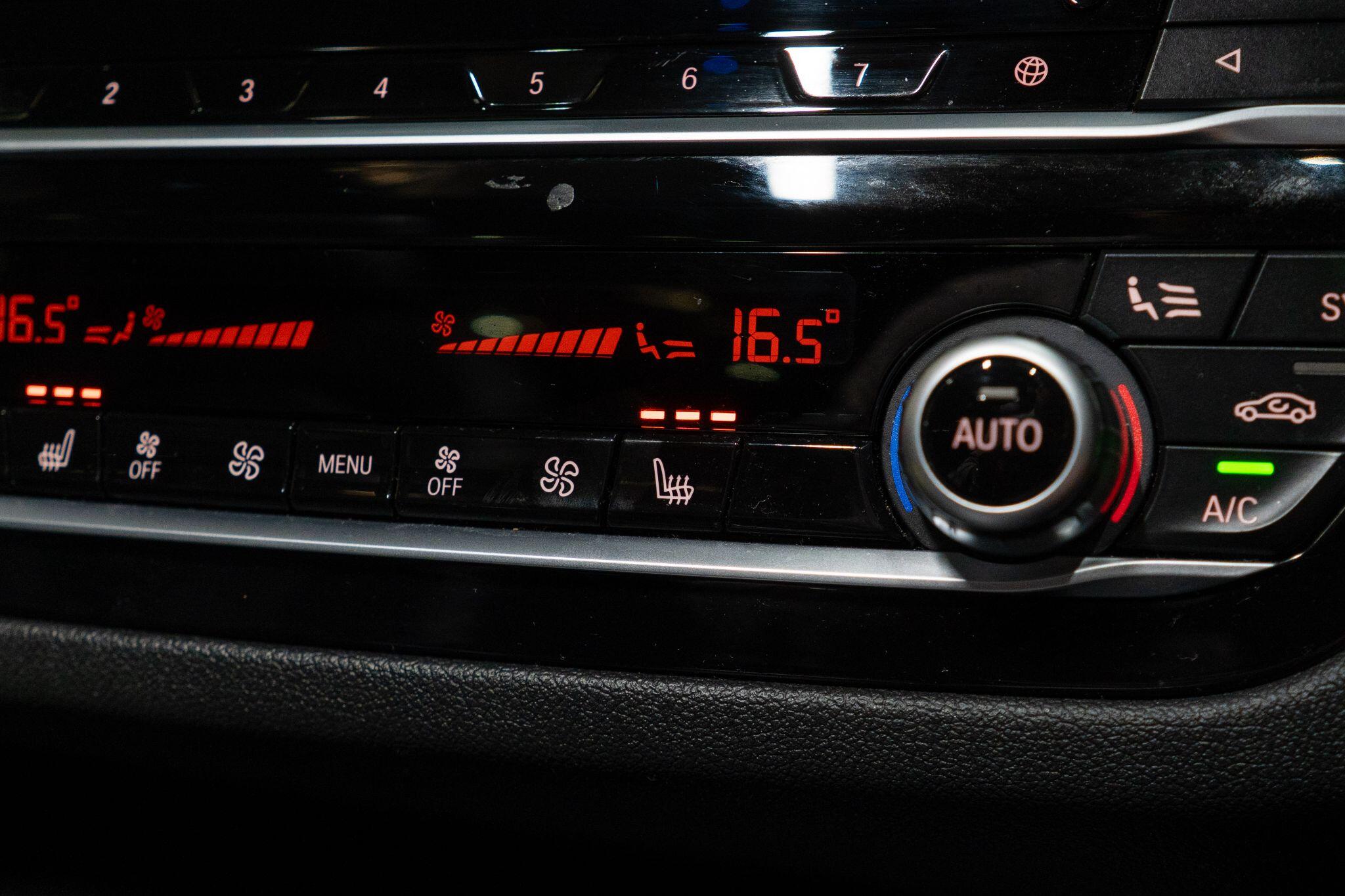 BMW 5 Series view 44