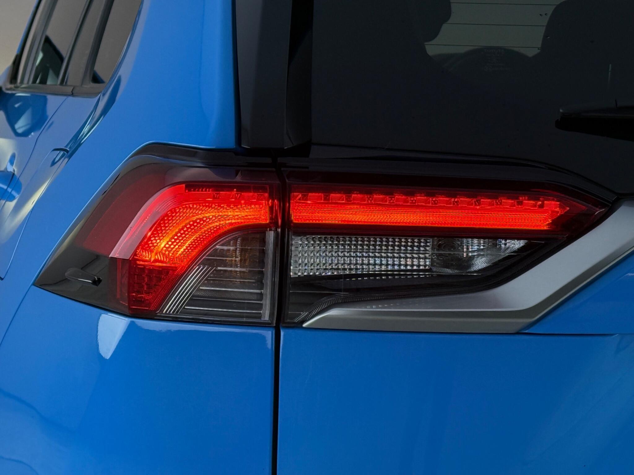 Toyota Rav4 view 10