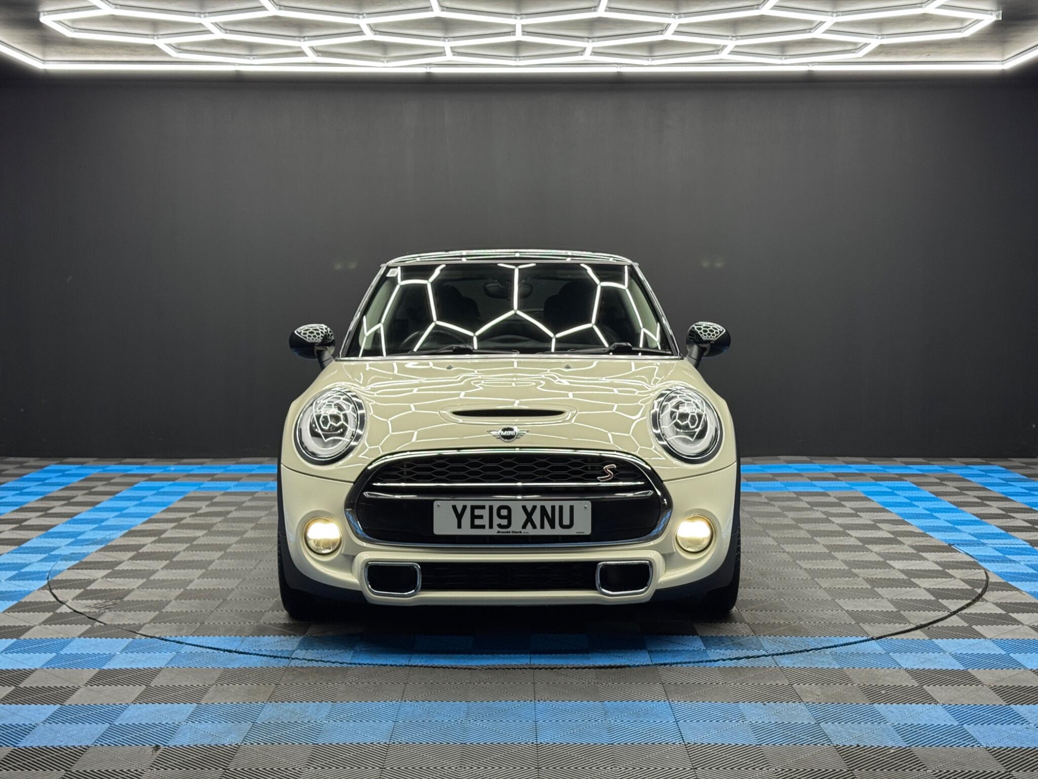 MINI Hatch view 2