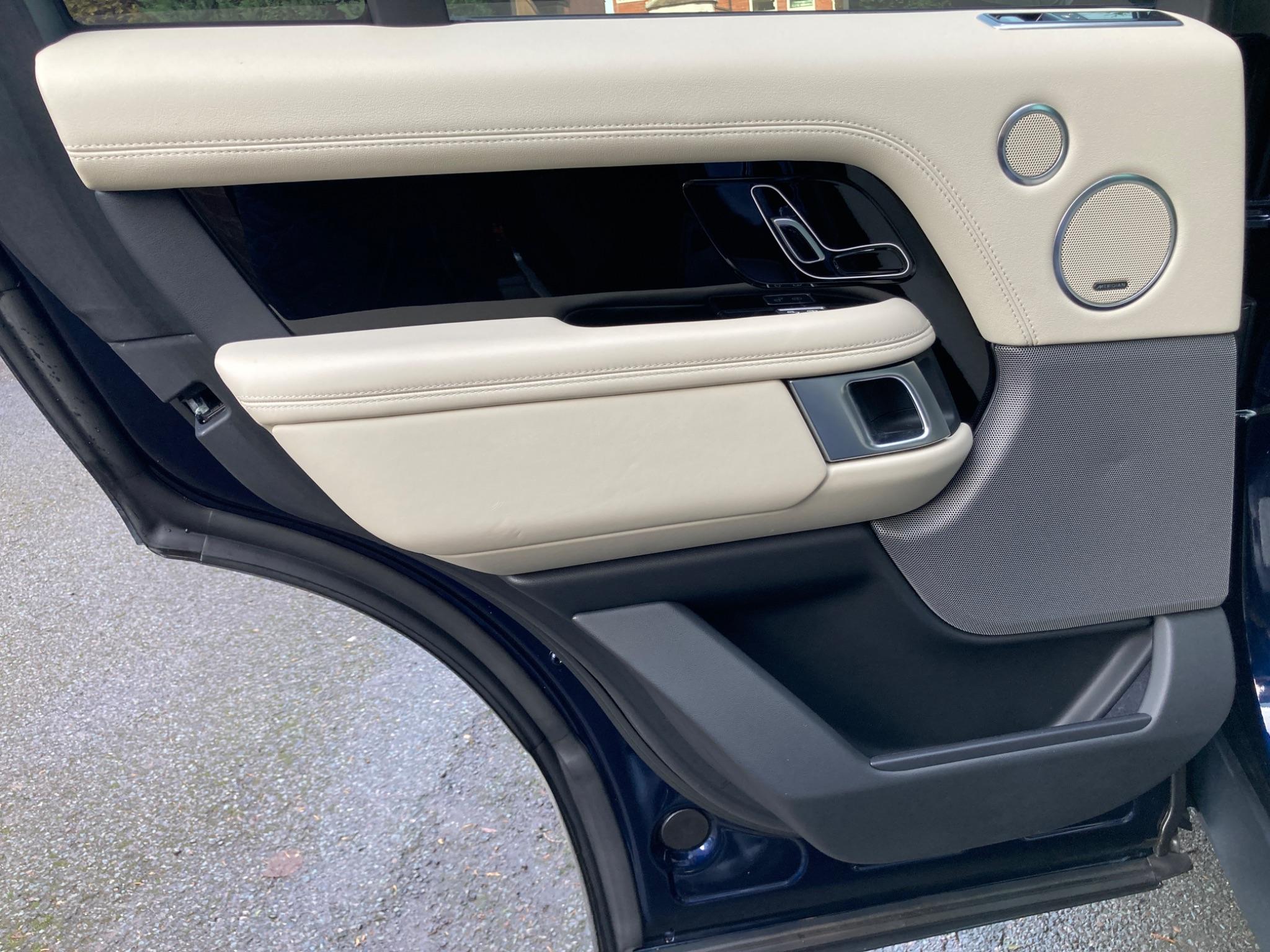 Land Rover Range Rover view 54