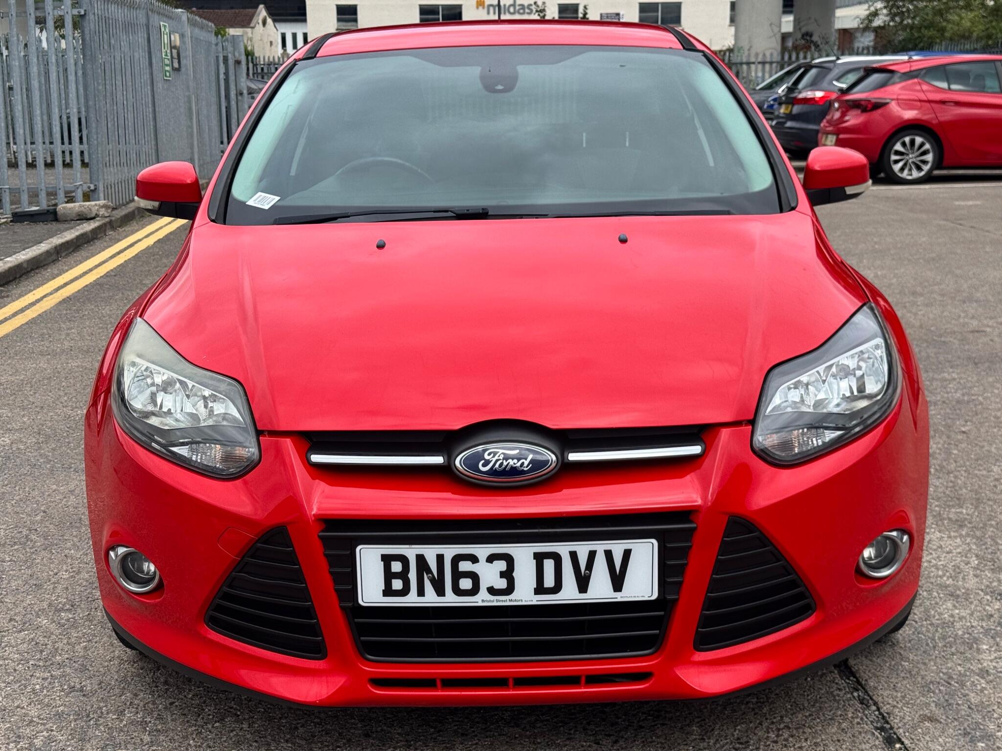 Ford Focus view 2
