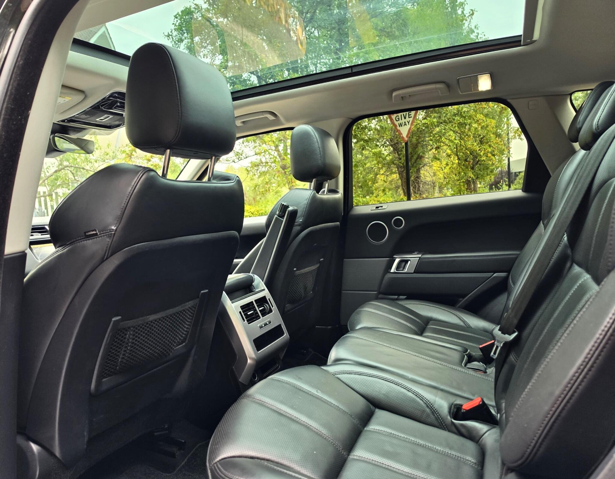 Land Rover Range Rover Sport view 12