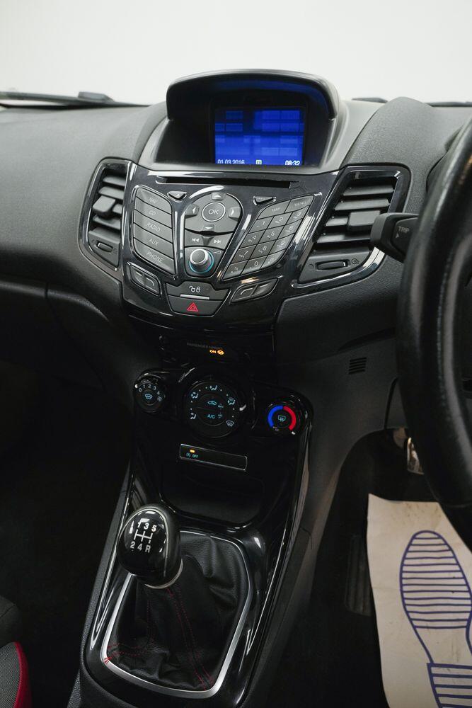 Ford Fiesta view 24