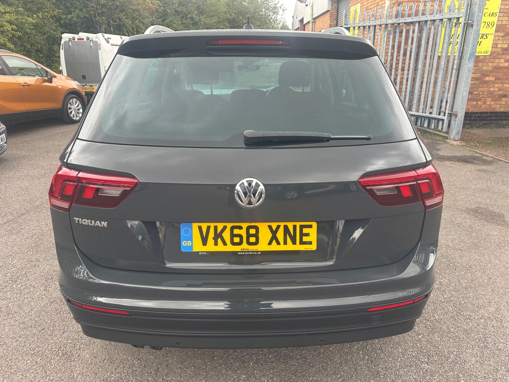 Volkswagen Tiguan view 9