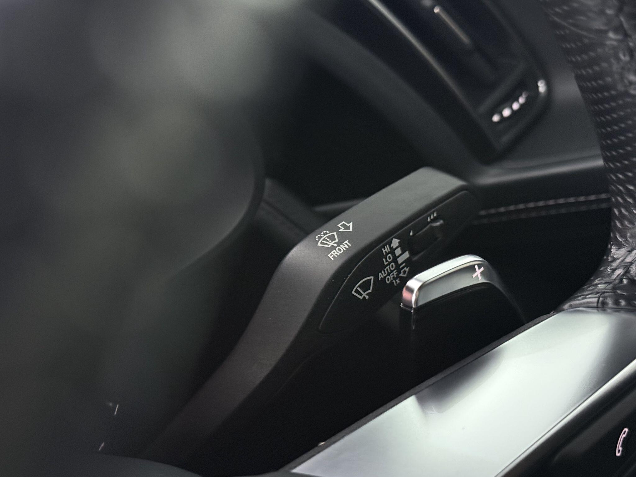 Audi R8 view 30