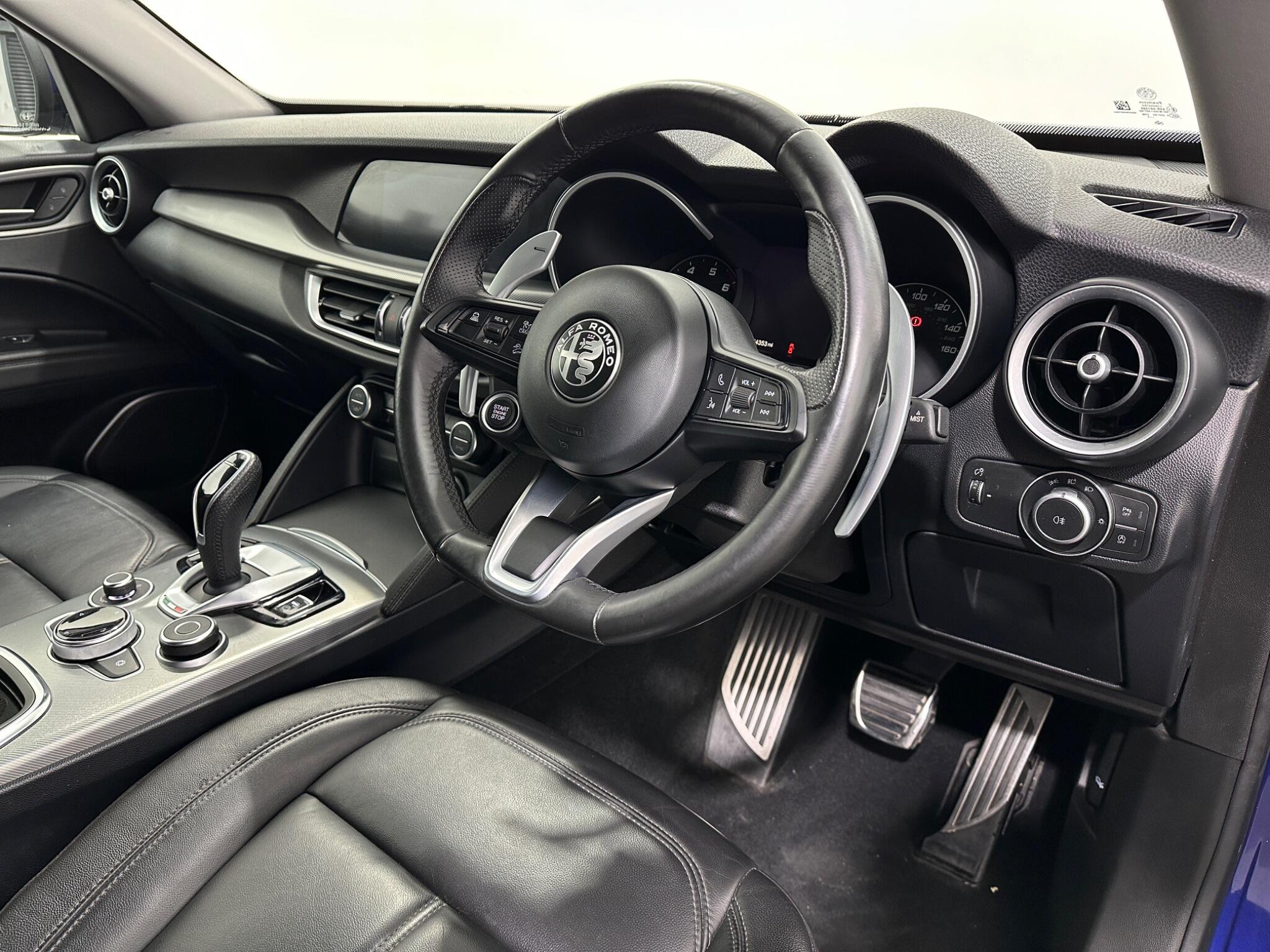 Alfa Romeo Stelvio view 11