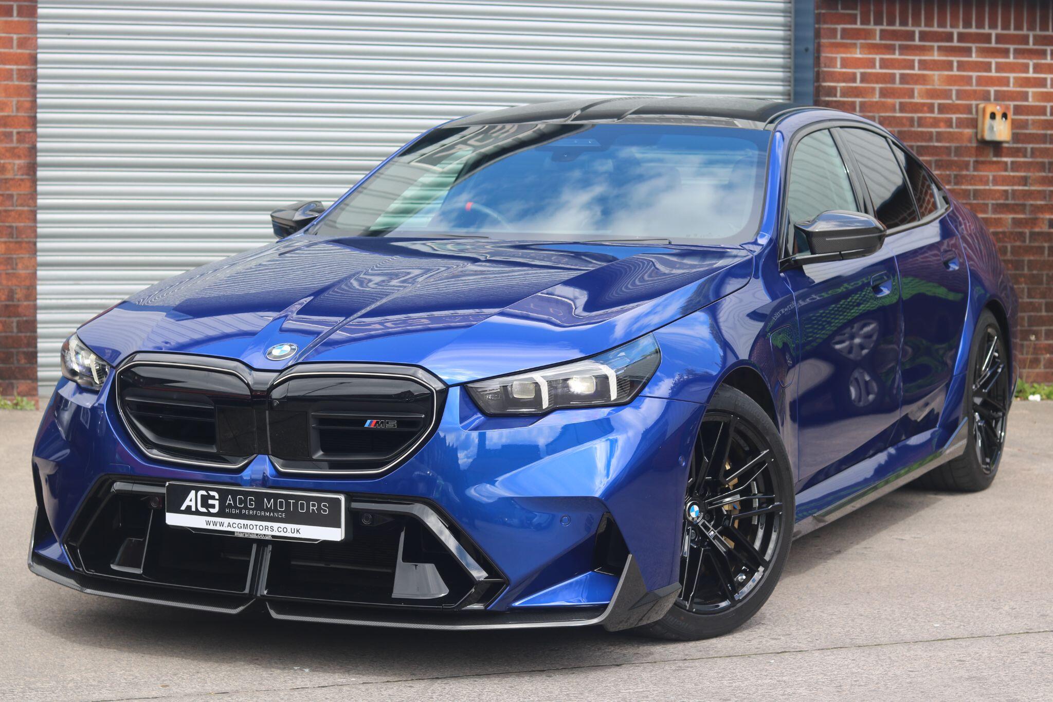 BMW M5 view 3