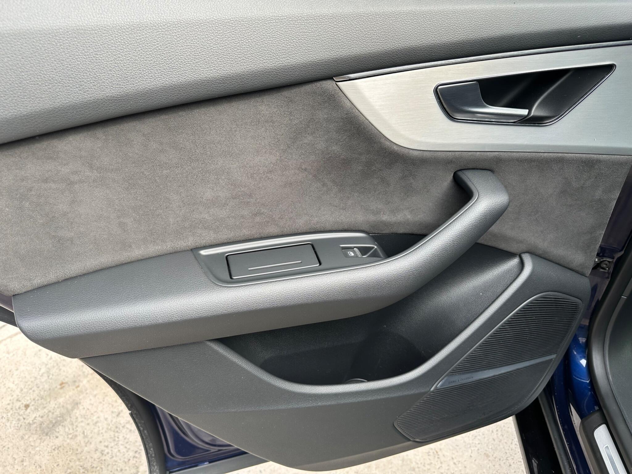 Audi Q8 view 53