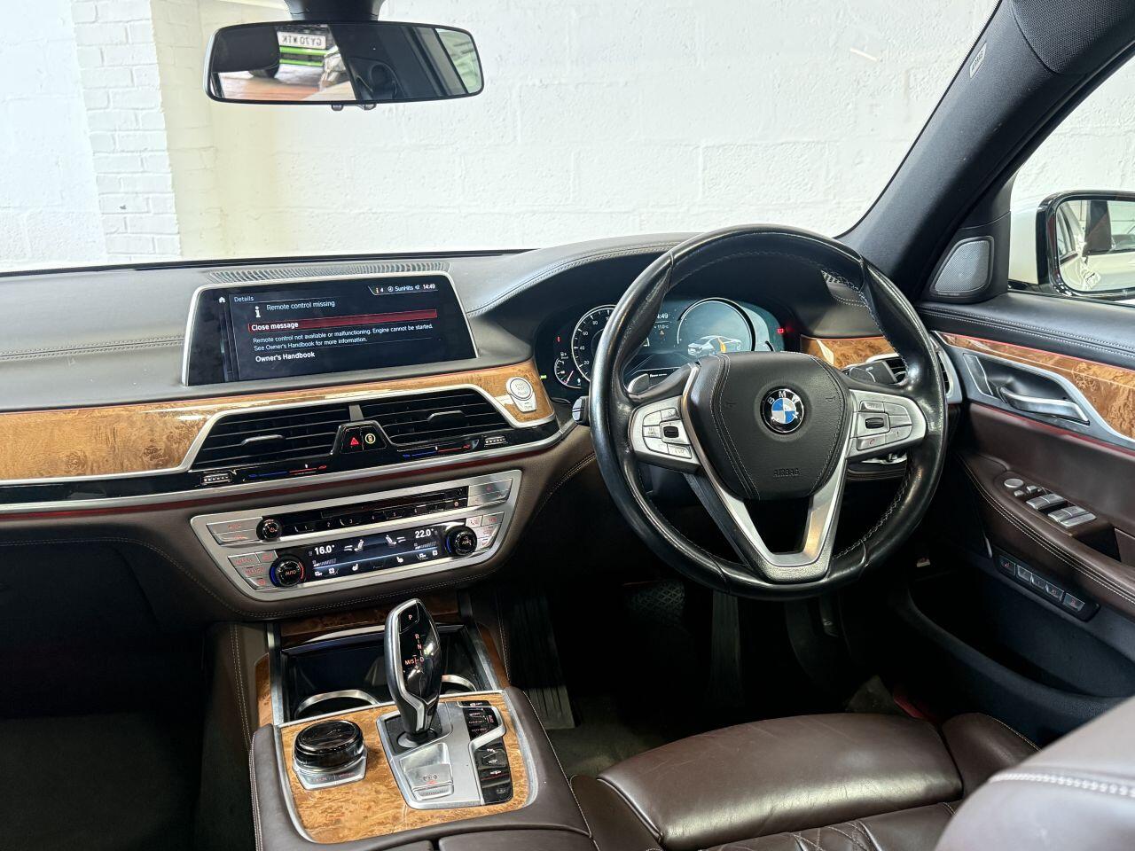 BMW 7 Series view 35