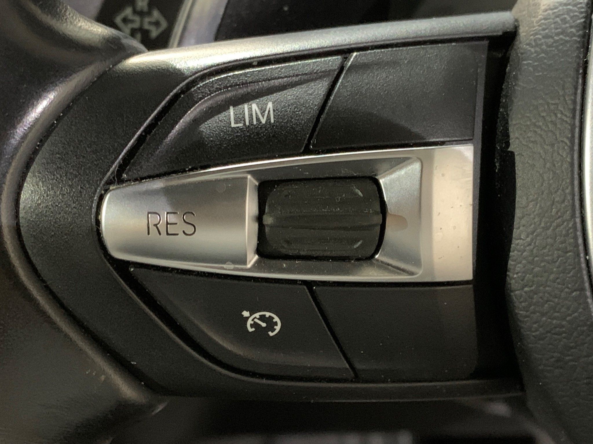 BMW 2 Series view 31