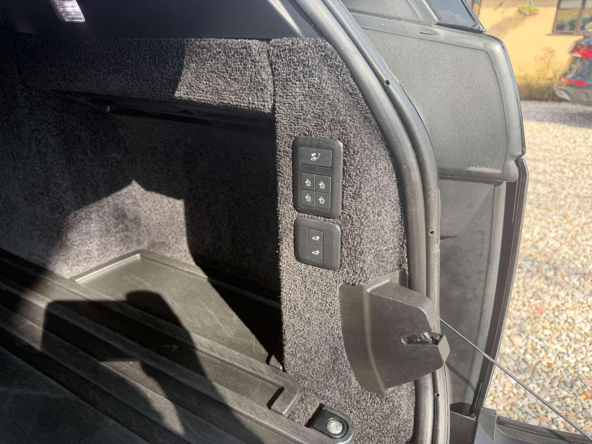 Land Rover Range Rover view 15
