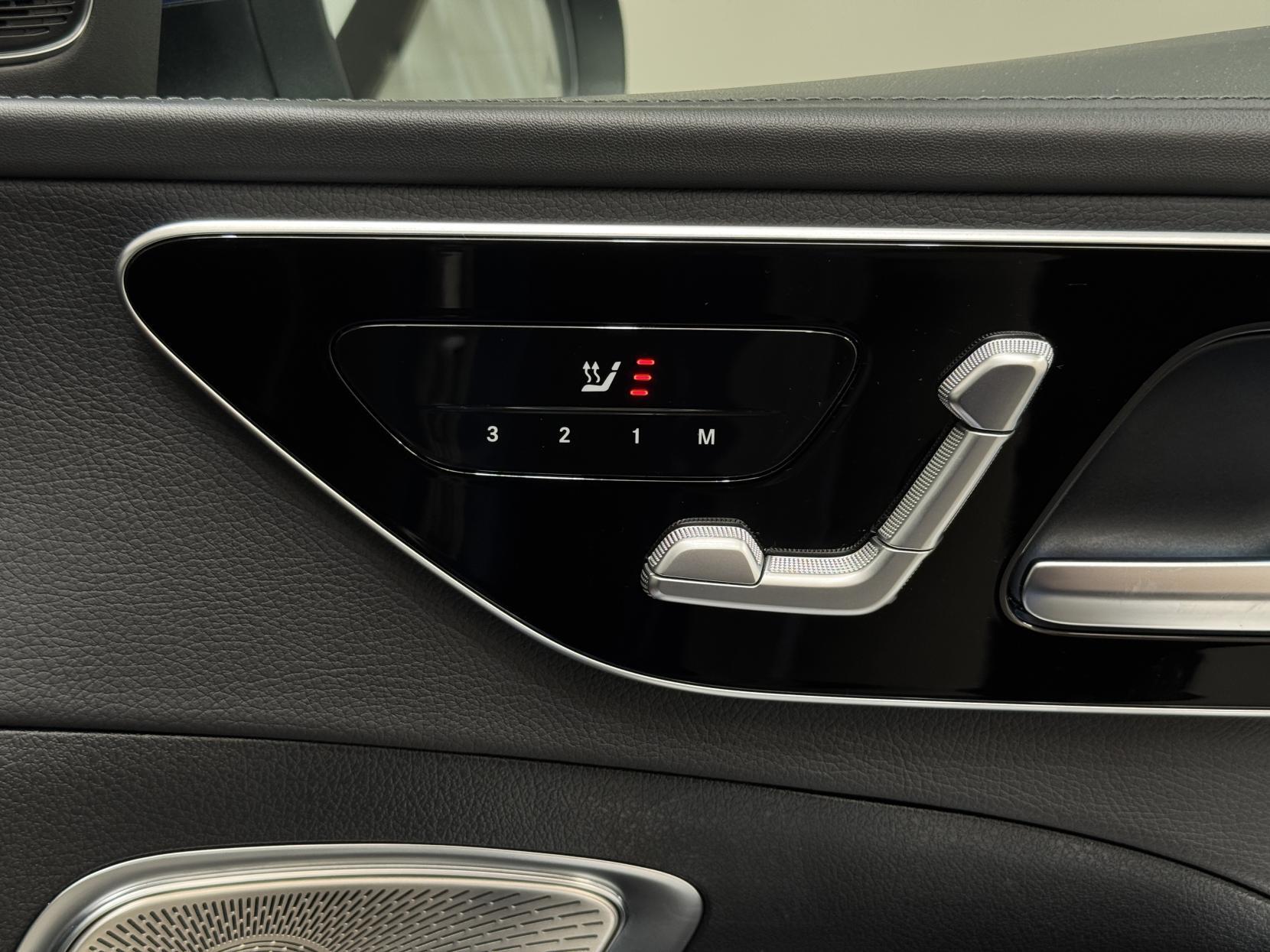 Mercedes-Benz C Class view 51
