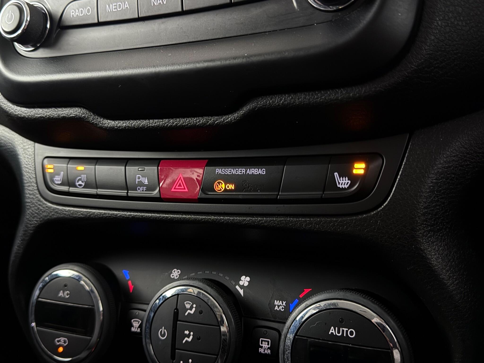 Jeep Renegade view 23