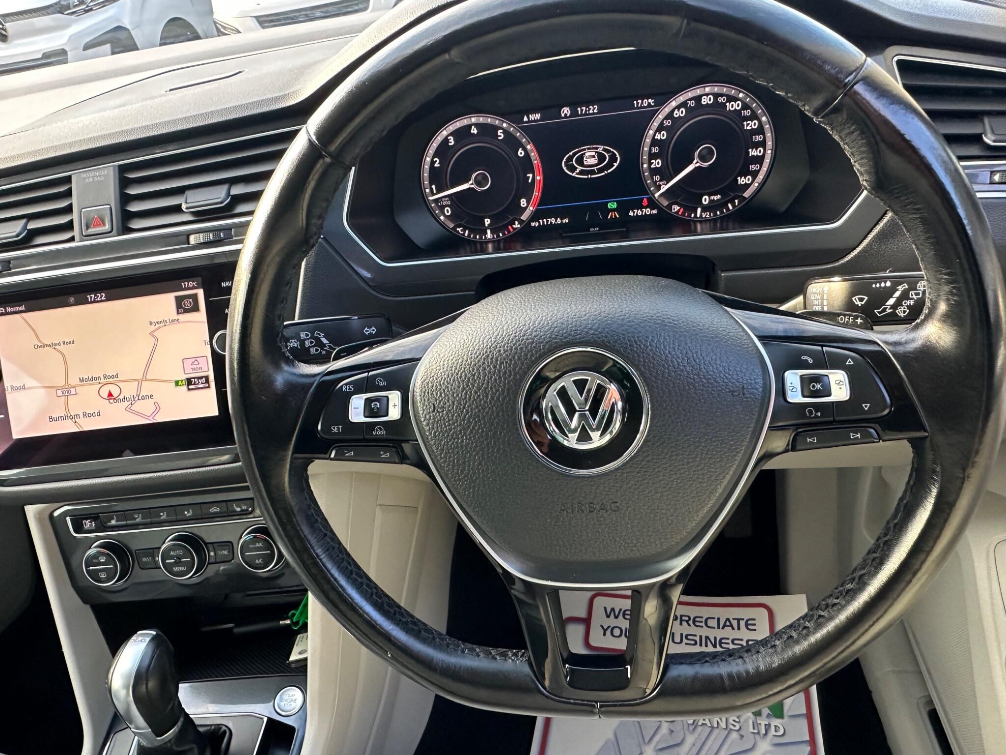 Volkswagen Tiguan view 11