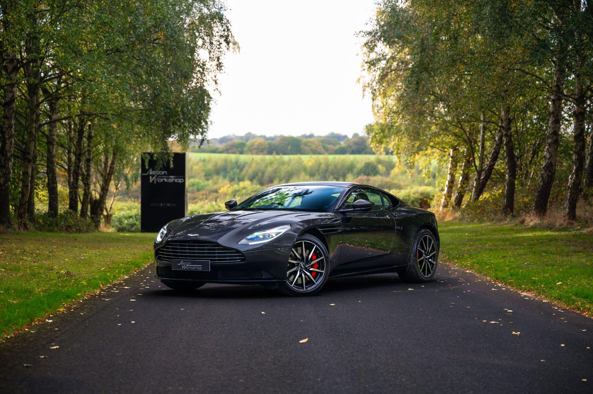 Aston Martin DB11