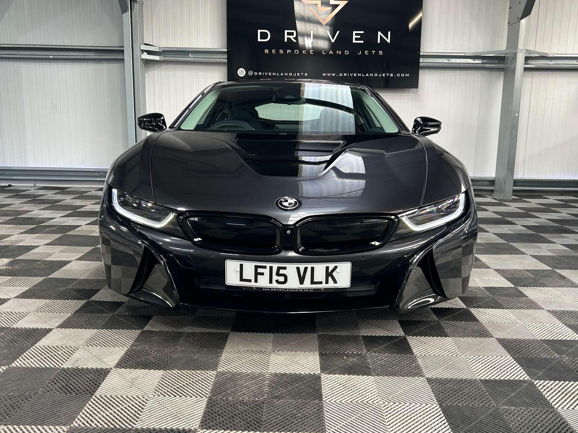 BMW I8 view 10