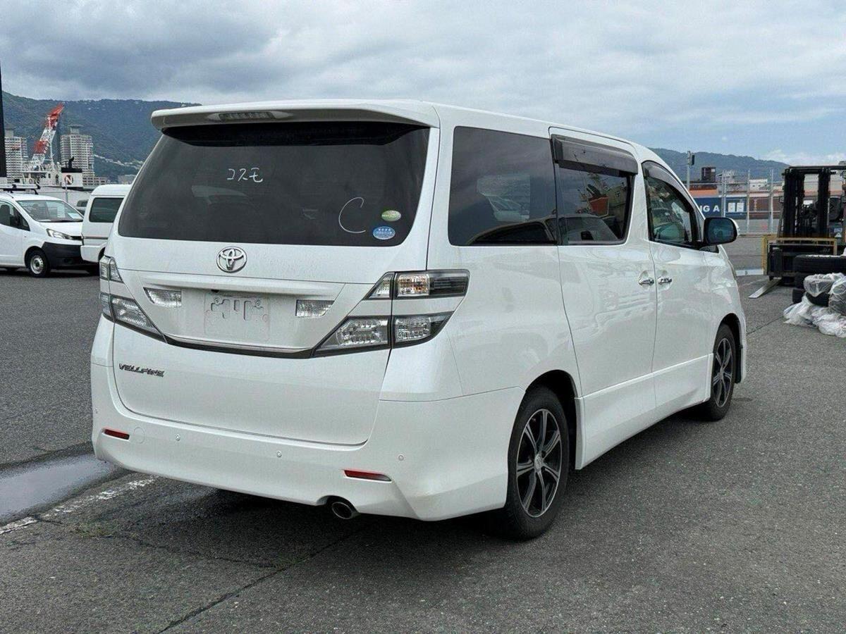 Toyota Vellfire view 6