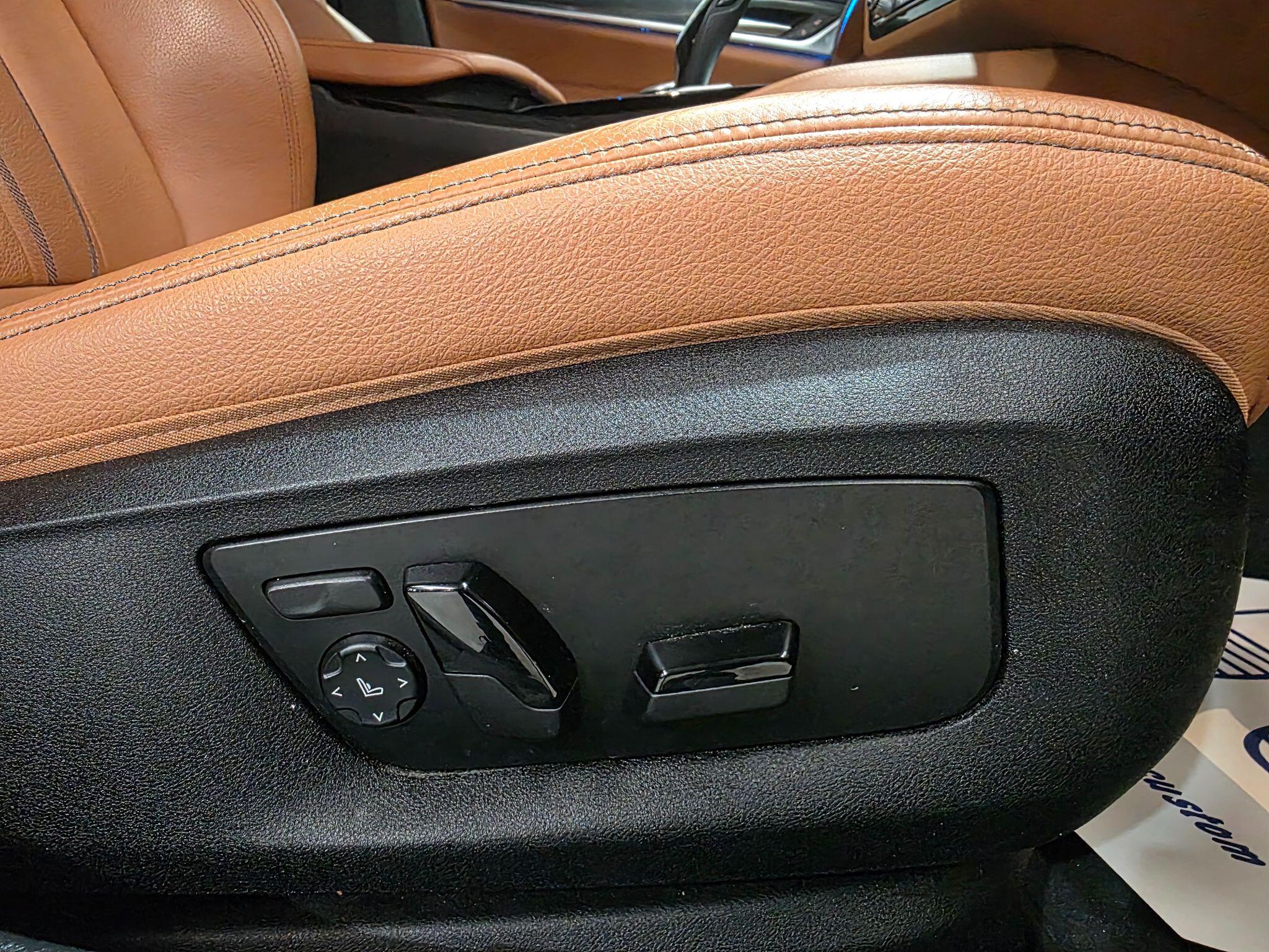BMW 5 Series view 21