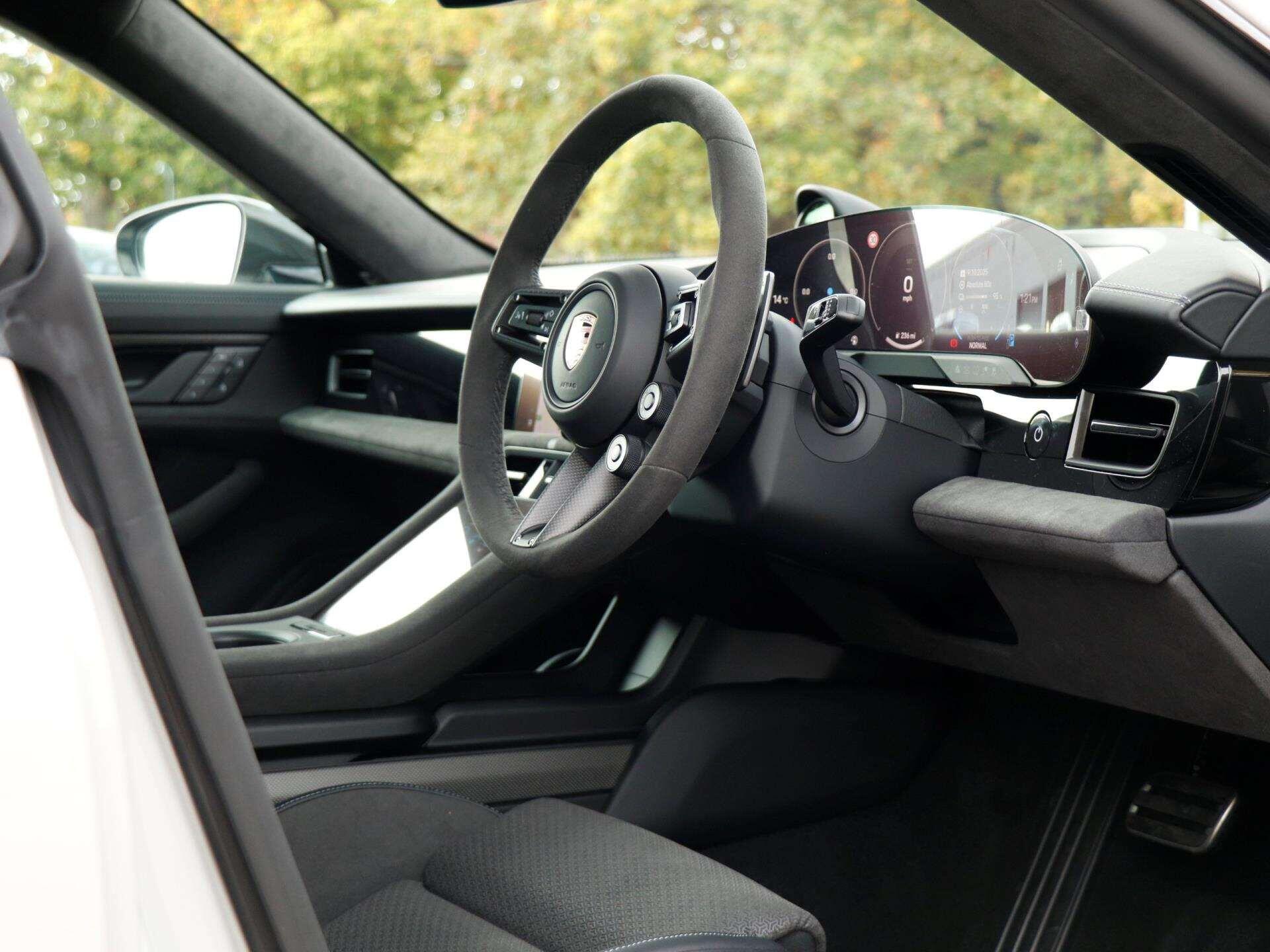 Porsche Taycan view 11