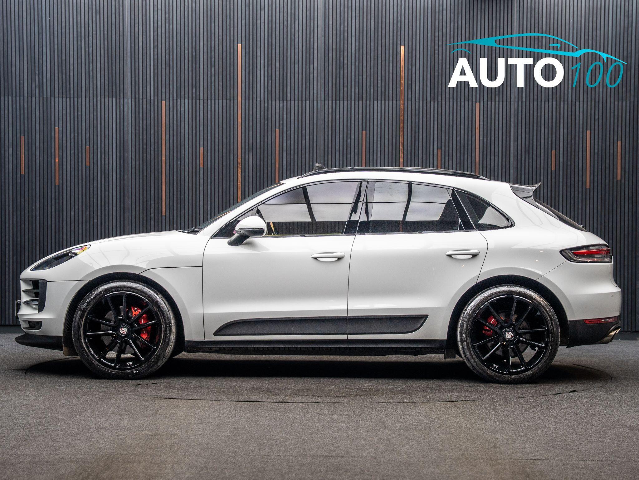 Porsche Macan view 13