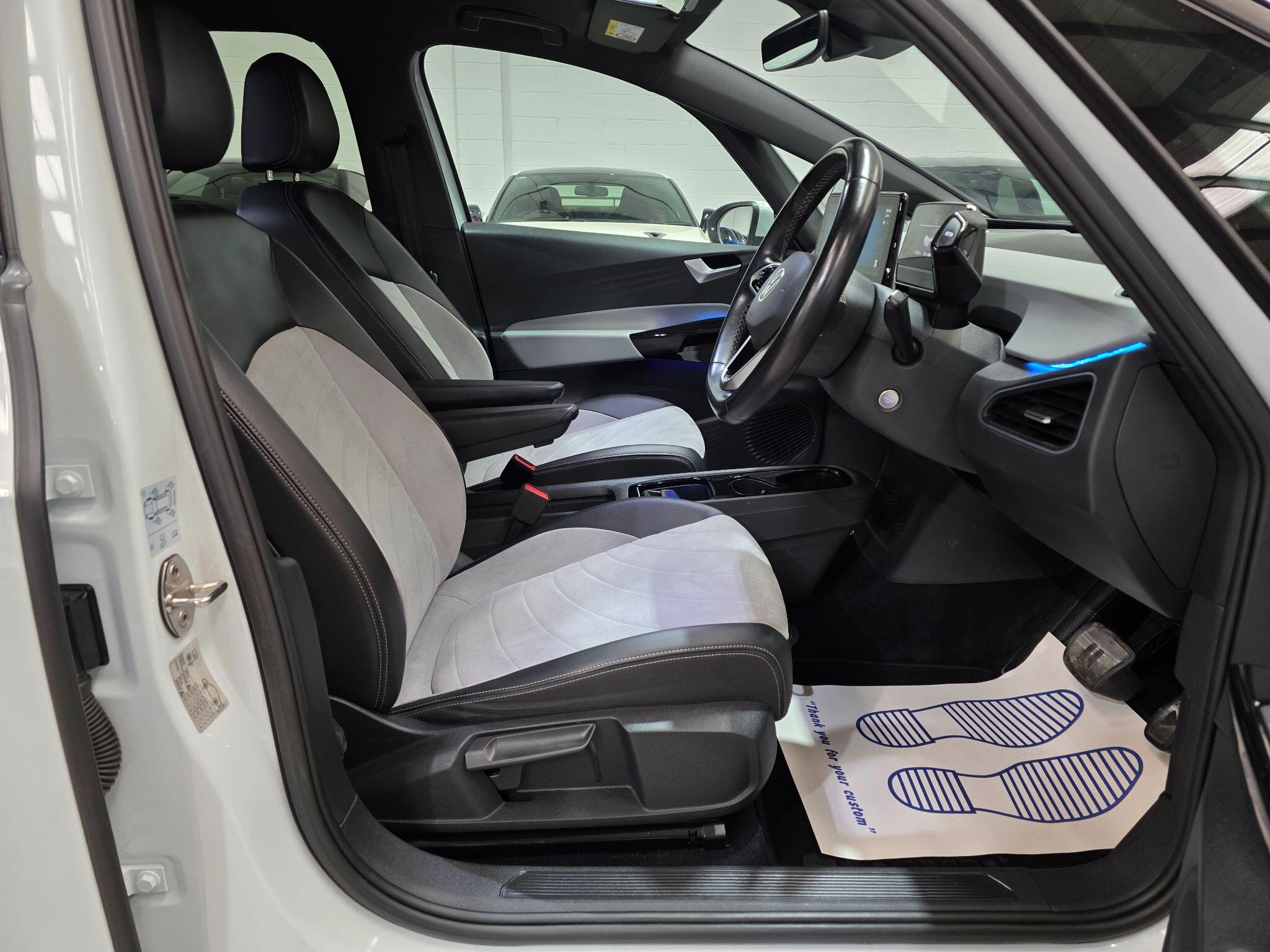Volkswagen Id.3 view 6