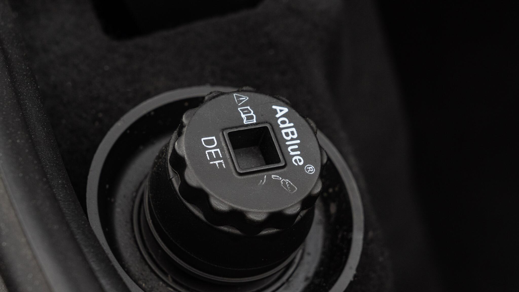 Jaguar Xe view 91
