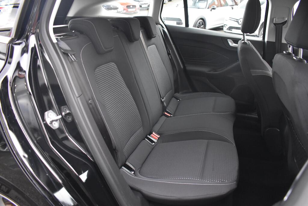 Ford Focus view 31