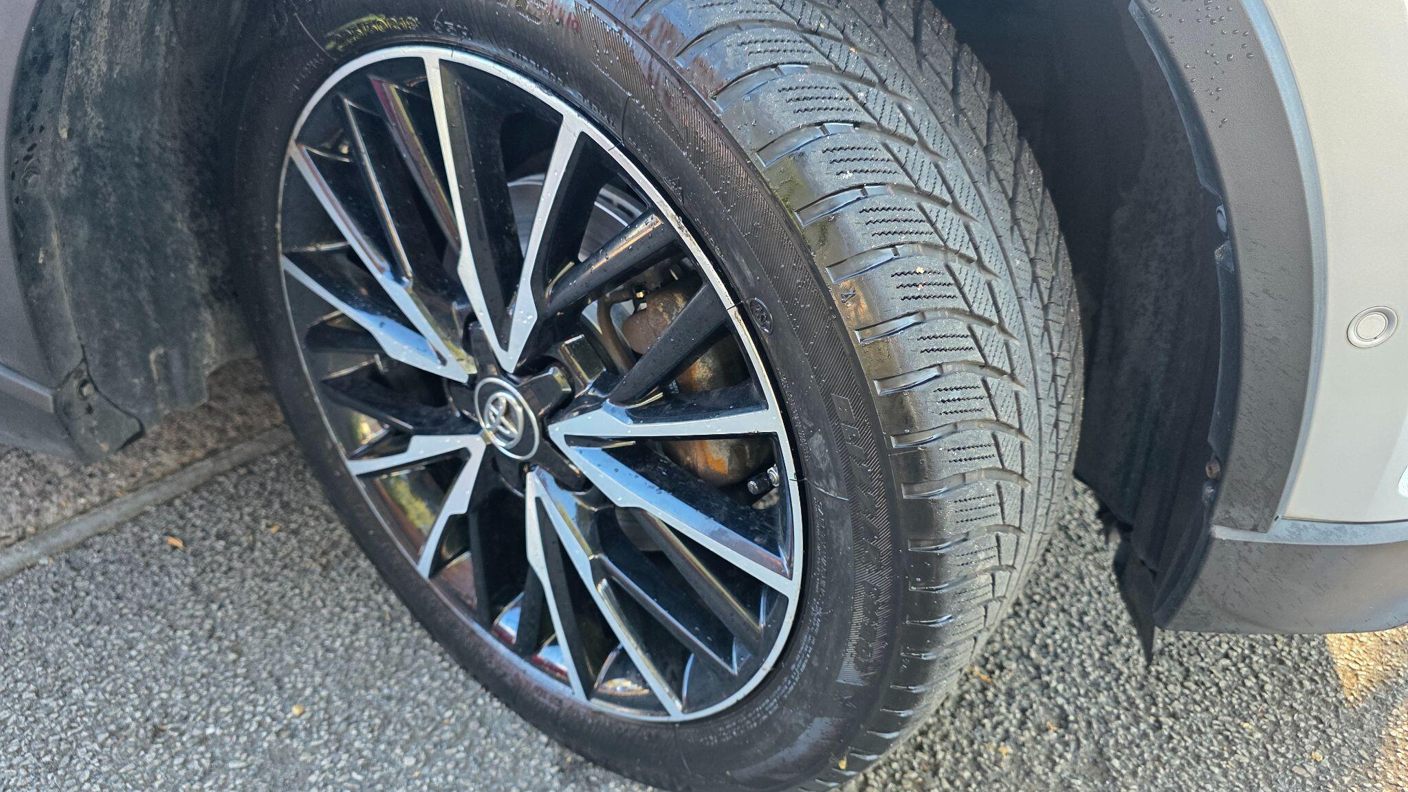 Toyota C-HR view 46