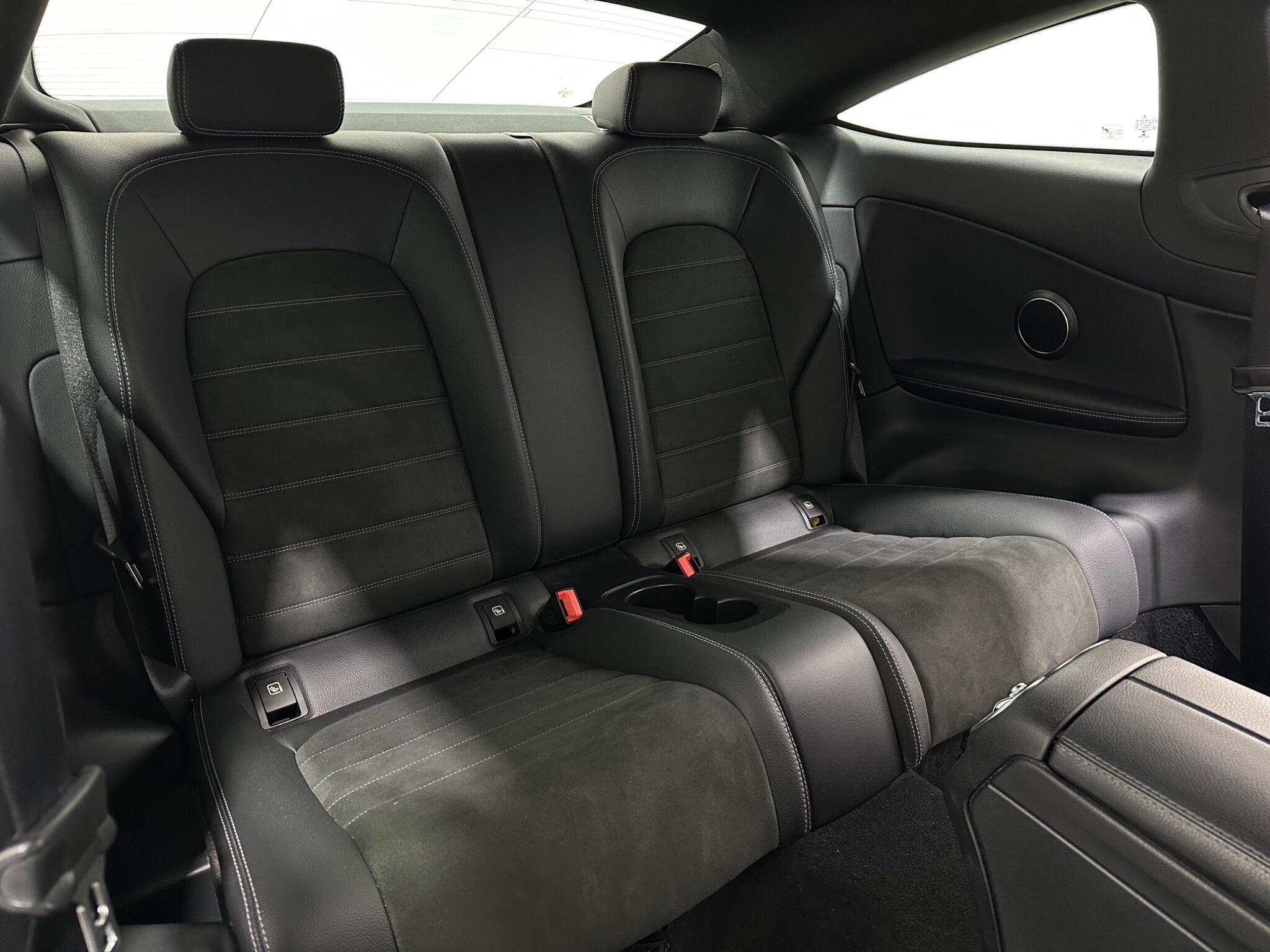 Mercedes-Benz C Class view 40