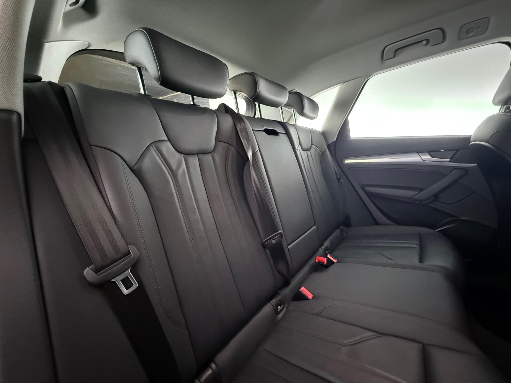 Audi Q5 view 32